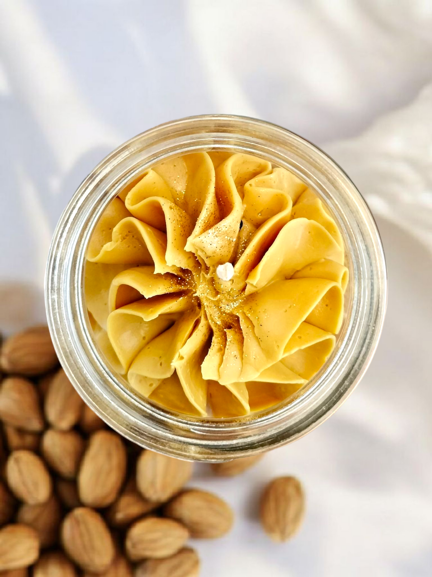 bougie artisanale parfum cacahuetes grillees vue du dessus